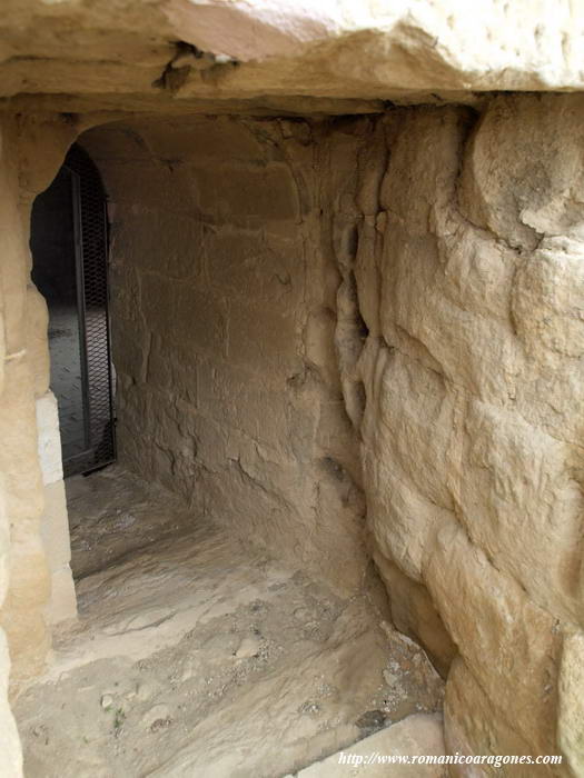 ACCESO AL TEMPLO DESDE EL NORTE CON SUS DOS TRAMOSISLÁMICO Y ROMÁNICO